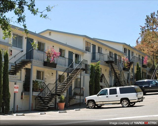 Romar Court Apartments photo 4